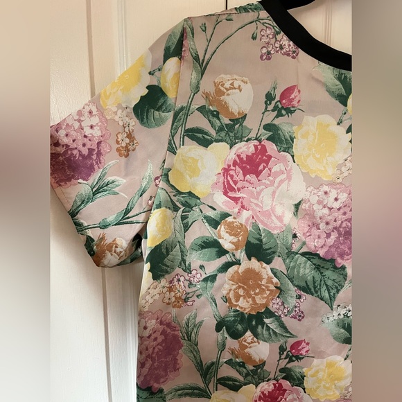 H&M multicolored camisole top with deep front slit - Picture 5 of 6